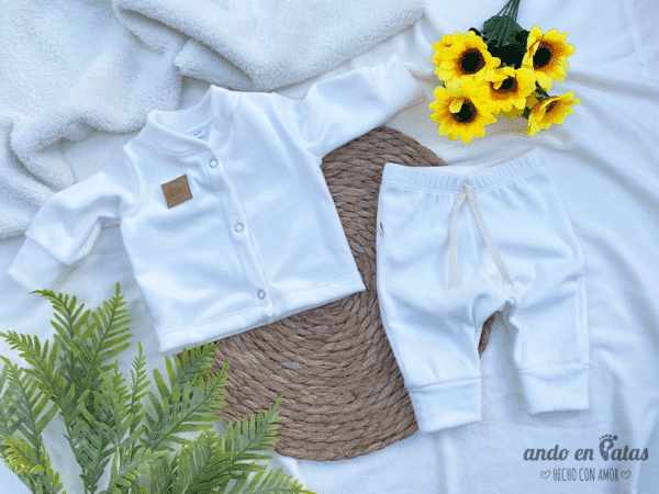 Conjunto Mao Plush Crema