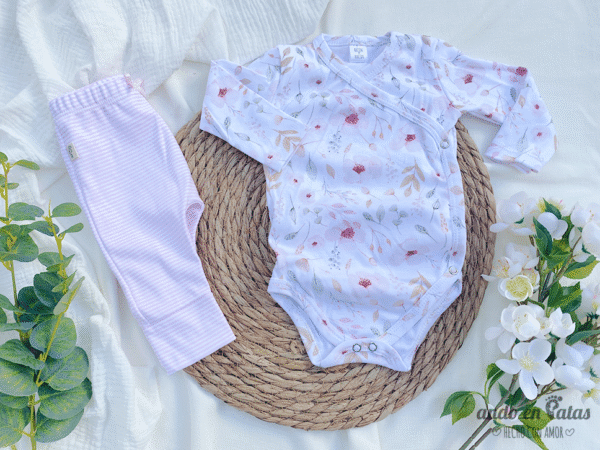 Flora - Batita body y Ranita
